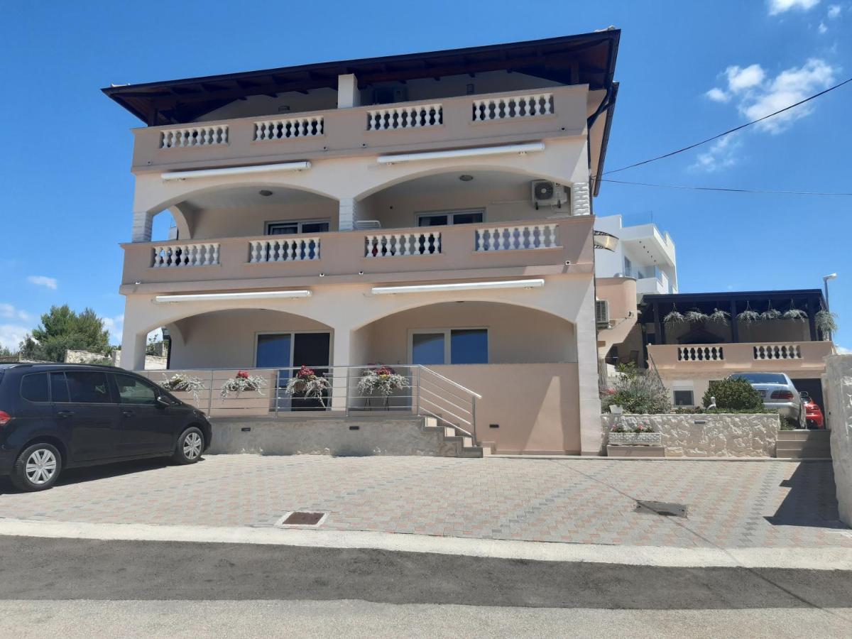 Apartmani Vera Primosten Luaran gambar