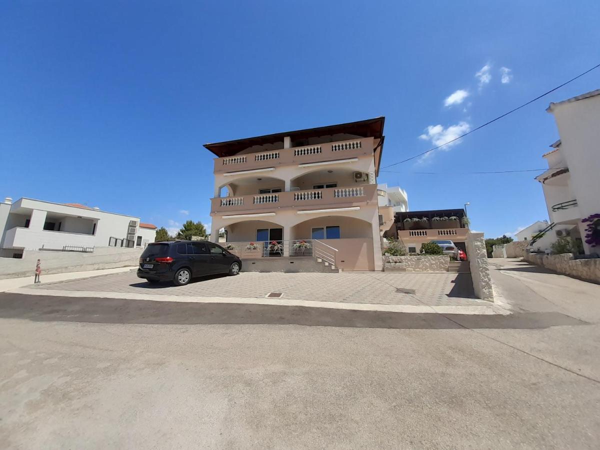Apartmani Vera Primosten Luaran gambar