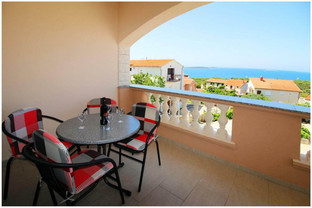 Apartmani Vera Primosten Luaran gambar